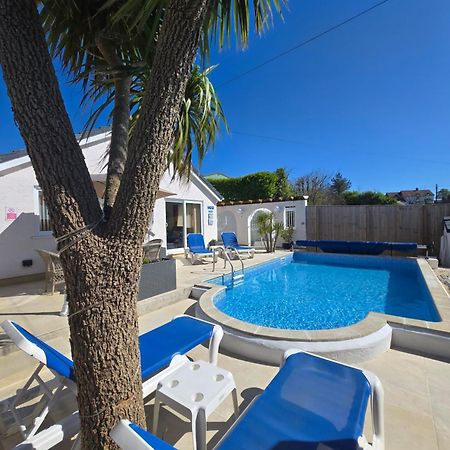 Family Bungalow With Private Pool Kilgetty Bagian luar foto